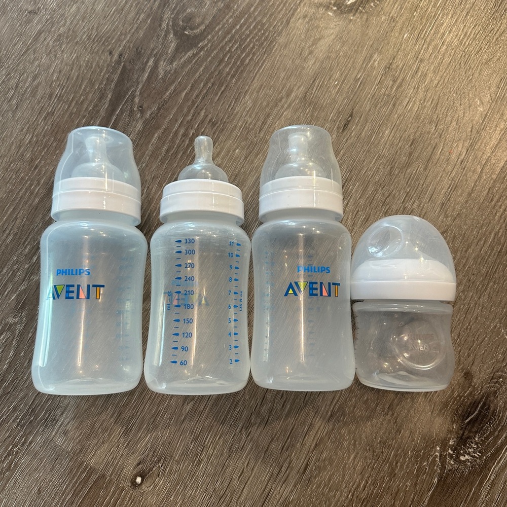 Bundle of 4 Phillips avent baby bottles